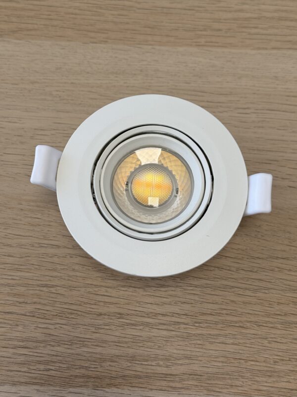 FOCO EMPOTRABLE 7W 3CCT